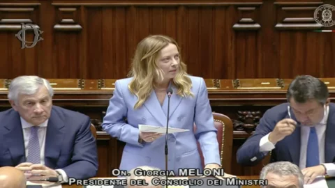 Meloni in Parlamento: “Figura autorevole Ue tratti con la Russia, nessuna delega agli Usa”