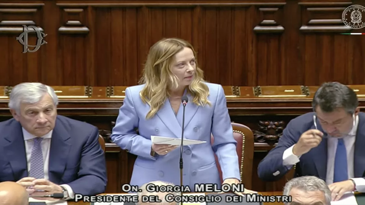 Meloni alla Camera con i vicepremier Tajani e Salvini
