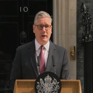 Uk, Keir Starmer si è dimesso: è il sesto primo ministro a lasciare dalla Brexit. Ora tocca a Andy Burnham