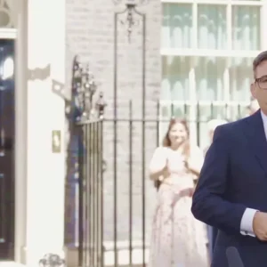 Uk, Burnham è ufficialmente primo ministro, il settimo dalla Brexit: “Dobbiamo ritrovare la nostra stabilità”