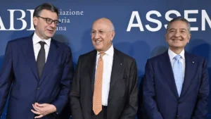 Banche, Giorgetti all’Abi: “Ruolo del Governo azionista si è esaurito”. Panetta benedice il risiko e sull’Ia avverte: “Si rischiano brusche correzioni”