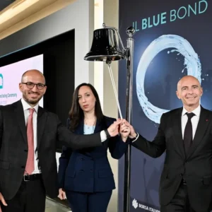Acea, suona la campanella a Piazza Affari per il Blue Bond da 500 milioni: è il più grande in Italia