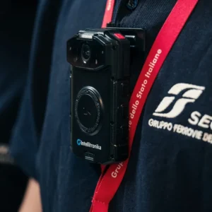 Gruppo Fs, bodycam per oltre mille operatori di Fs Security: più sicurezza nelle stazioni e sui treni