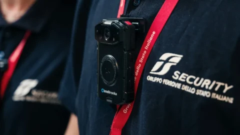 Gruppo Fs, bodycam per oltre mille operatori di Fs Security: più sicurezza nelle stazioni e sui treni