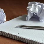 Arte e giornalismo, non bastano più i comunicati stampa: è il momento di costruire conoscenza