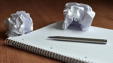 Arte e giornalismo, non bastano più i comunicati stampa: è il momento di costruire conoscenza
