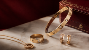 Richemont batte le attese e riaccende il lusso europeo: Cartier trascina le vendite