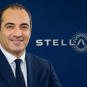 Stellantis torna all’utile con 293 milioni: il Nord America spinge la ripresa, ma il titolo crolla a Piazza Affari