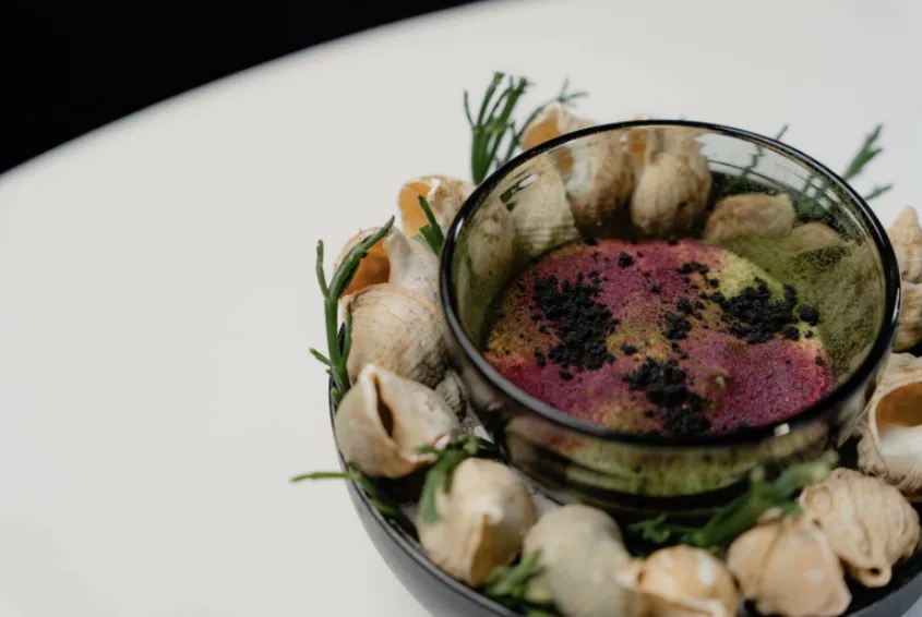 insalatina di molluschi, alghe e spuma di patata al limone verdello
