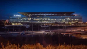 Endesa accelera nel 2026: utili in crescita del 41% nonostante il calo dei prezzi dell’elettricità in Spagna