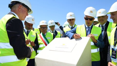 Eni cresce nel settore delle batterie al litio: avviato il cantiere per la gigafactory di Brindisi