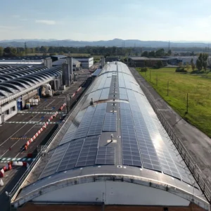 Hera e Fabbri 1905 insieme per la decarbonizzazione: nuovo impianto fotovoltaico sulla copertura della fabbrica di dolci