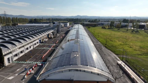 Hera e Fabbri 1905 insieme per la decarbonizzazione: nuovo impianto fotovoltaico sulla copertura della fabbrica di dolci