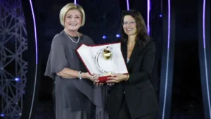 Enel: la direttrice People & Organization Elisabetta Colacchia riceve il Premio Marisa Bellisario