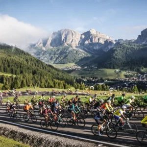 Intesa Sanpaolo Private Banking gold partner della Maratona dles Dolomites – Enel
