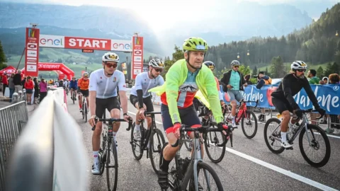 Maratona dles Dolomites-Enel: Dolomites کی سڑکوں پر کھیل اور پائیداری کو یکجا کرنے والا ایک چیلنج