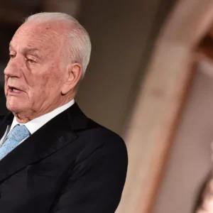 Addio a Paolo Fresco, “l’Americano” che rese internazionale la Fiat: il suo “capolavoro” nell’alleanza con General Motors