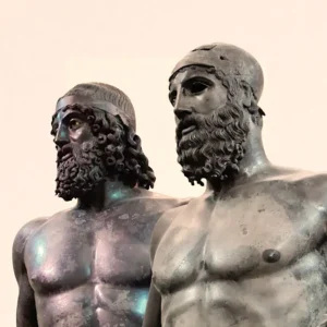 Les bronzes de Riace ont refait surface dans les eaux de la Méditerranée le 16 août 1972 et sont devenus le symbole universel de la Grande Grèce.