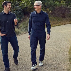 Apple, svolta epocale. Chi è John Ternus, il nuovo ceo dal 1° settembre 