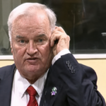 È morto Ratko Mladić, il “boia di Srebrenica”: era condannato all’ergastolo per genocidio e crimini contro l’umanità