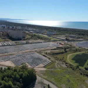 Enel renforce ses activités photovoltaïques : après Pian di Giorgio, Montalto di Castro atteint également sa pleine production.