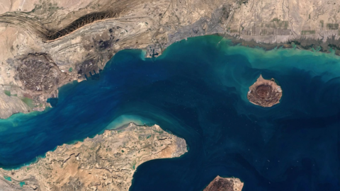 Usa-Iran, torna la guerra: raid americano su Hormuz, Teheran risponde attaccando Giordania e Emirati