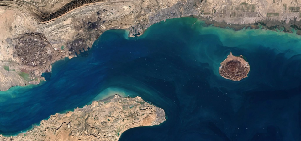 US-Iran war returns: American raid on Hormuz, Tehran responds by attacking Jordan and the Emirates