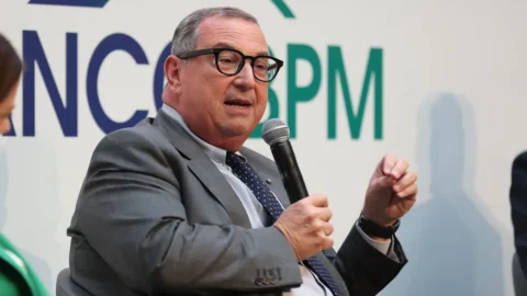 Banco Bpm, l’ad Castagna prende le distanze da Mps: “Ops non a premio ma a sconto. Il partner lo scegliamo con i soci”