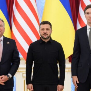 Guerra Ucraina-Russia: gli inviati Usa tornano a casa, la pace resta un miraggio. Trump sente Zelensky e Putin