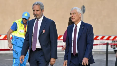 Fincantieri-Leonardo: ordine da 3,7 miliardi dalla Marina militare italiana per due cacciatorpediniere Ddx