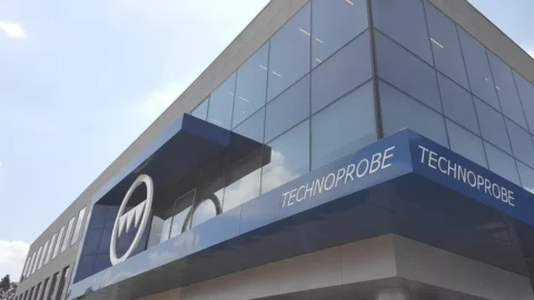 Technoprobe: debutto coi fiocchi sul Ftse Mib, titolo in vetta al listino grazie a investimenti e IA