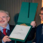 A  Daniele Cernilli il premio dell’Istituto Grandi Marchi per il contributo alla divulgazione del vino italiano nel mondo.