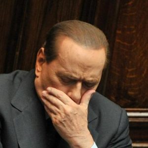 Governo, ora Berlusconi chiede la fiducia. Ma il Capo dello Stato incalza sull’esigenza di stabilità