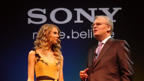 Sony, impuls negru de operare -90%