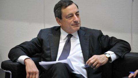 Draghi: debiti sovrani e inflazione minano la ripresa