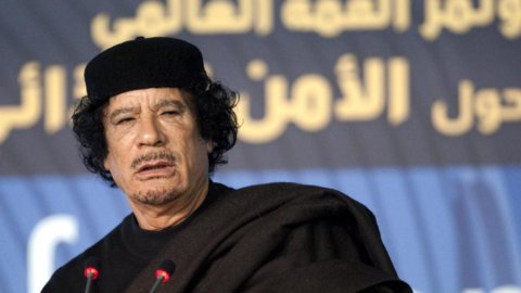 Salah satu pukulan terberat bagi rezim Libya datang dari serangkaian investasi bencana