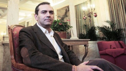 Napoli, De Magistris'in masasında zehirli bir hap var: bütçe bir ay içinde onaylanacak