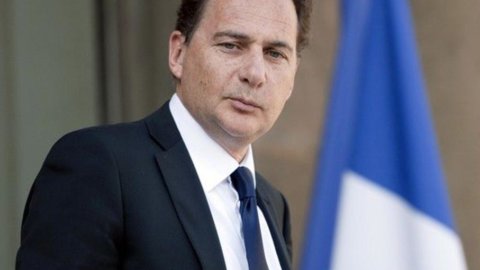 La Francia va avanti con il nucleare: “Non siamo un caso isolato”