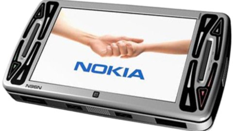 Nokia, Fitch colpisce ancora