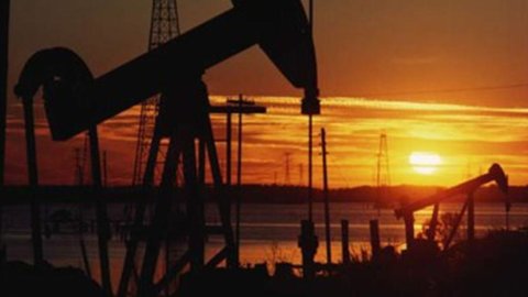 Petrolio, Up: in Italia consumi in calo del 6% a luglio