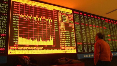 Ritorna in campo l’Orso: scivoloni a catena in Borsa