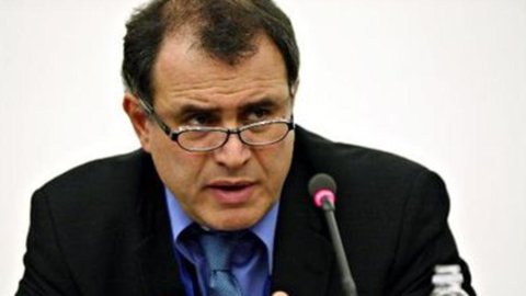 Roubini: “Grexit sarebbe stata un disastro”. Ma Prodi: “Evitato il peggio ma non il male”