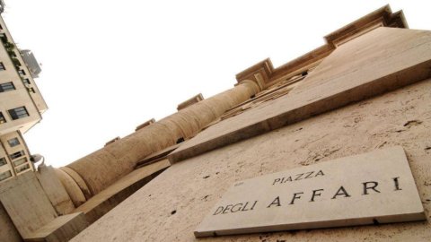 La patrimoniale frena Piazza Affari