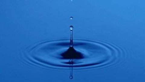 Acqua, la folle riforma M5S nel mirino delle imprese