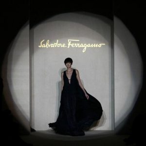 স্টক এক্সচেঞ্জ, Ferragamo বিলাসবহুল স্টক উপর ওজন