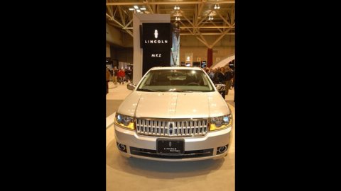 Ford rilancia Lincoln, mitico marchio Usa delle auto di lusso