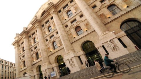 Borse, Milano guadagna grazie a Monti. Stabile lo spread intorno ai 484 punti base