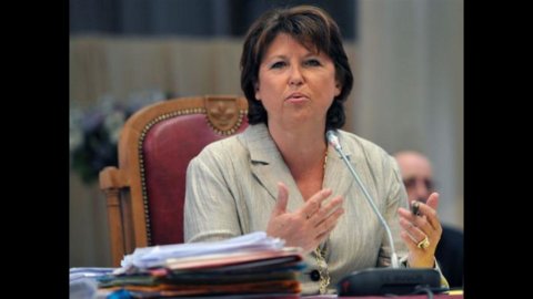 Prancis, Martine Aubry mencalonkan diri untuk pemilihan pendahuluan