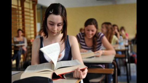 Manœuvre, tenailles sur l'école