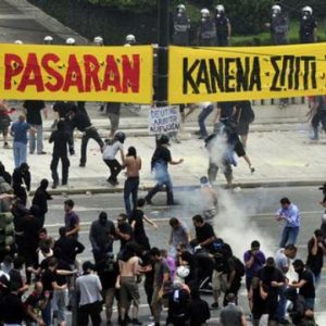 Yunanistan kemer sıkma planına yeşil ışık yaktı